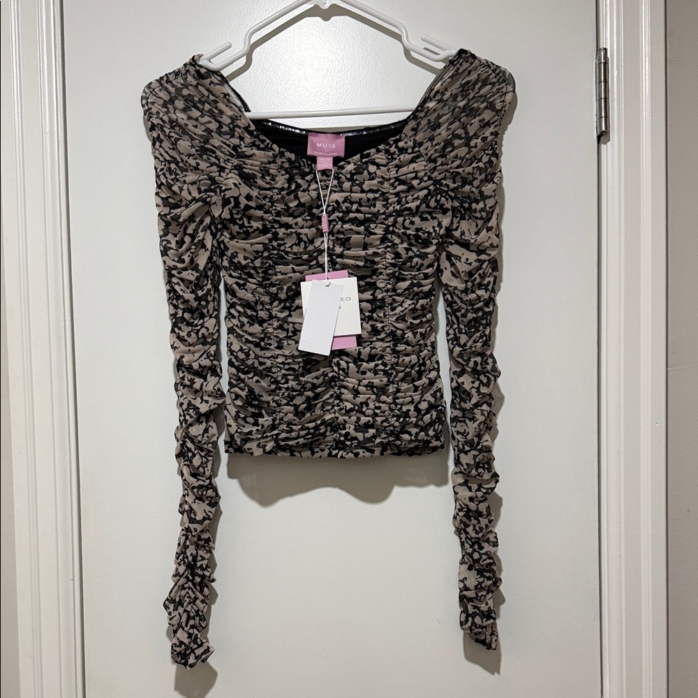 Muse Ruched Long-Sleeve Crop Top in Taupe/Black